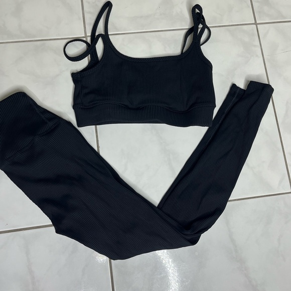 Carbon38 Ribbed Workout Set - Picture 3 of 3